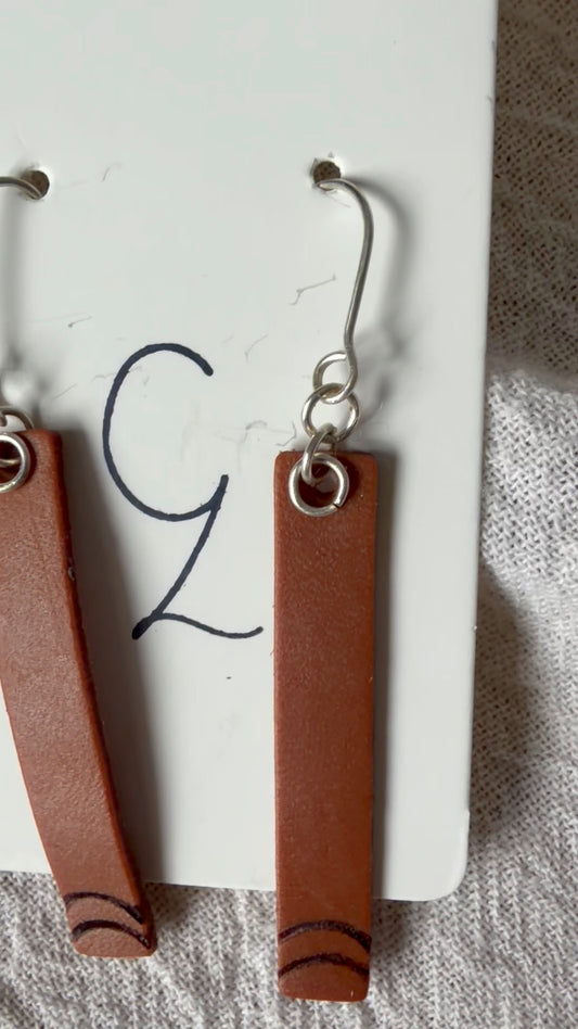 Bar with Double Arch Burn Dangle Earrings Brown