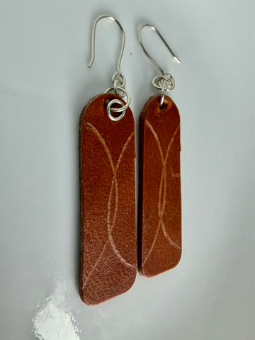 Window Burned Dangling Earrings Brown