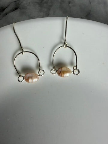 Mauve me Arc earrings