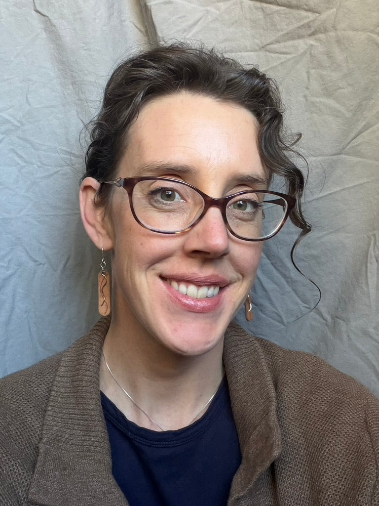 Oval Sway Earrings Brown