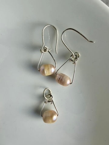 Mauve Me Triangle Earrings