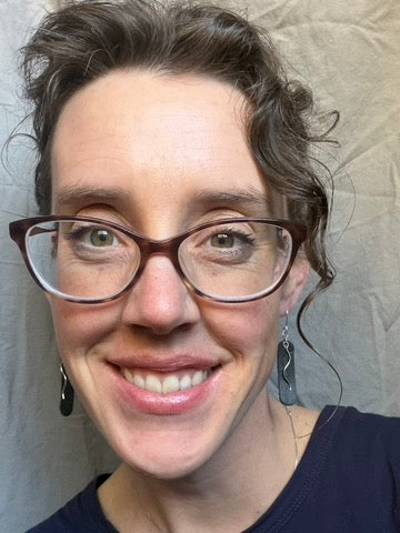 Oval Sway Earrings Black