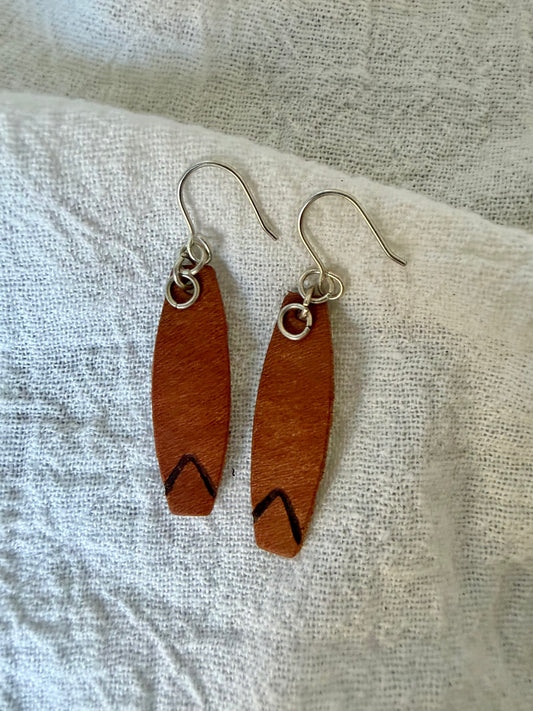 Brown Narrowed bar With burned v