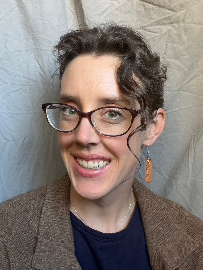 Oval Sway Earrings Brown