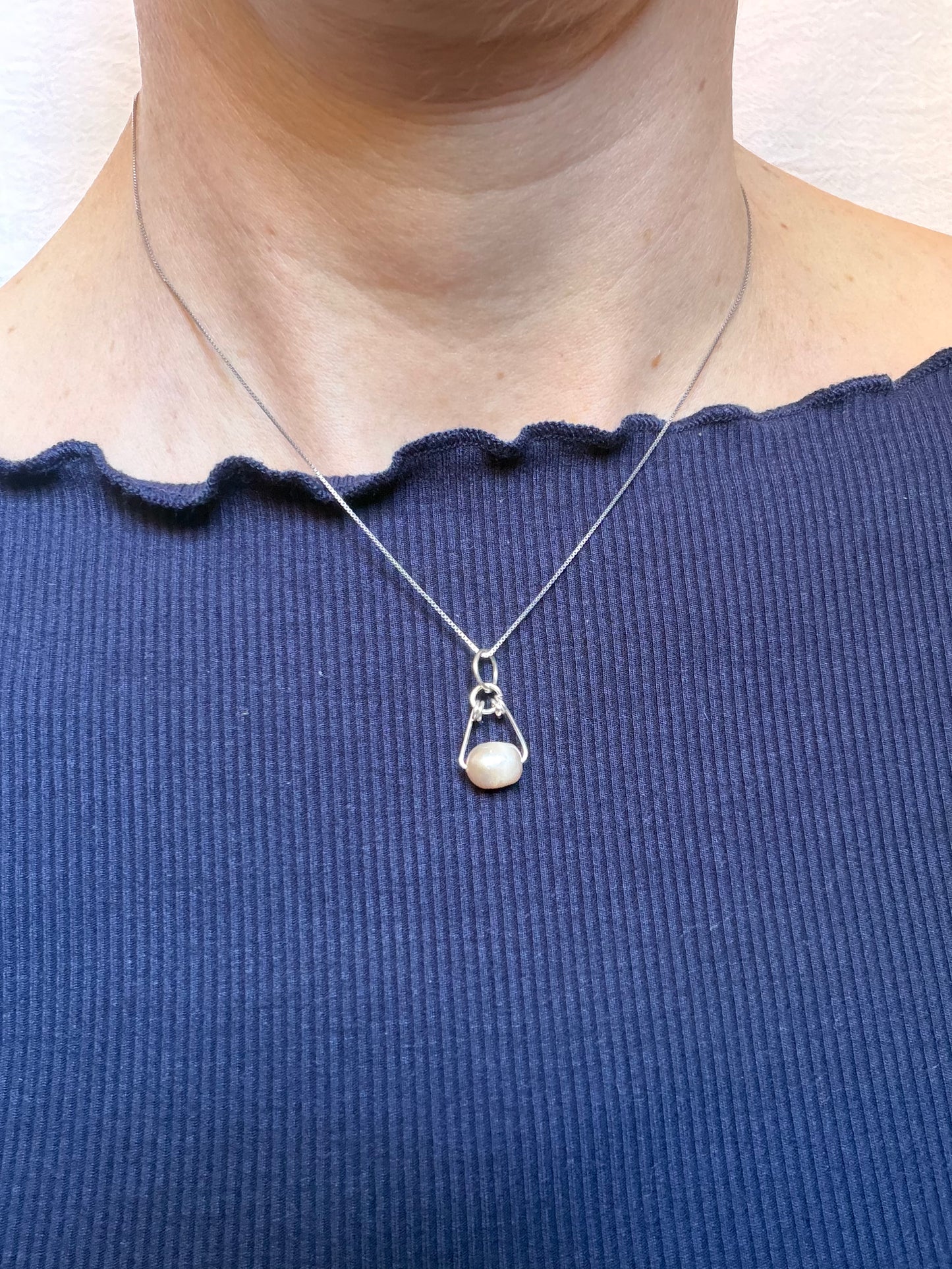 Mauve me Triangle pendent