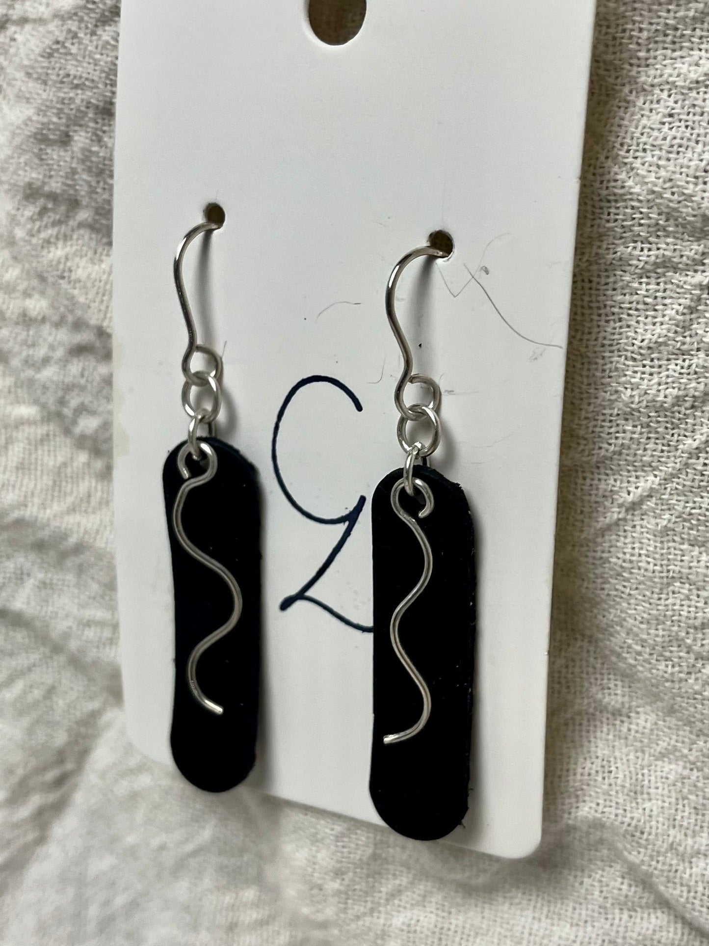 Oval Sway Earrings Black