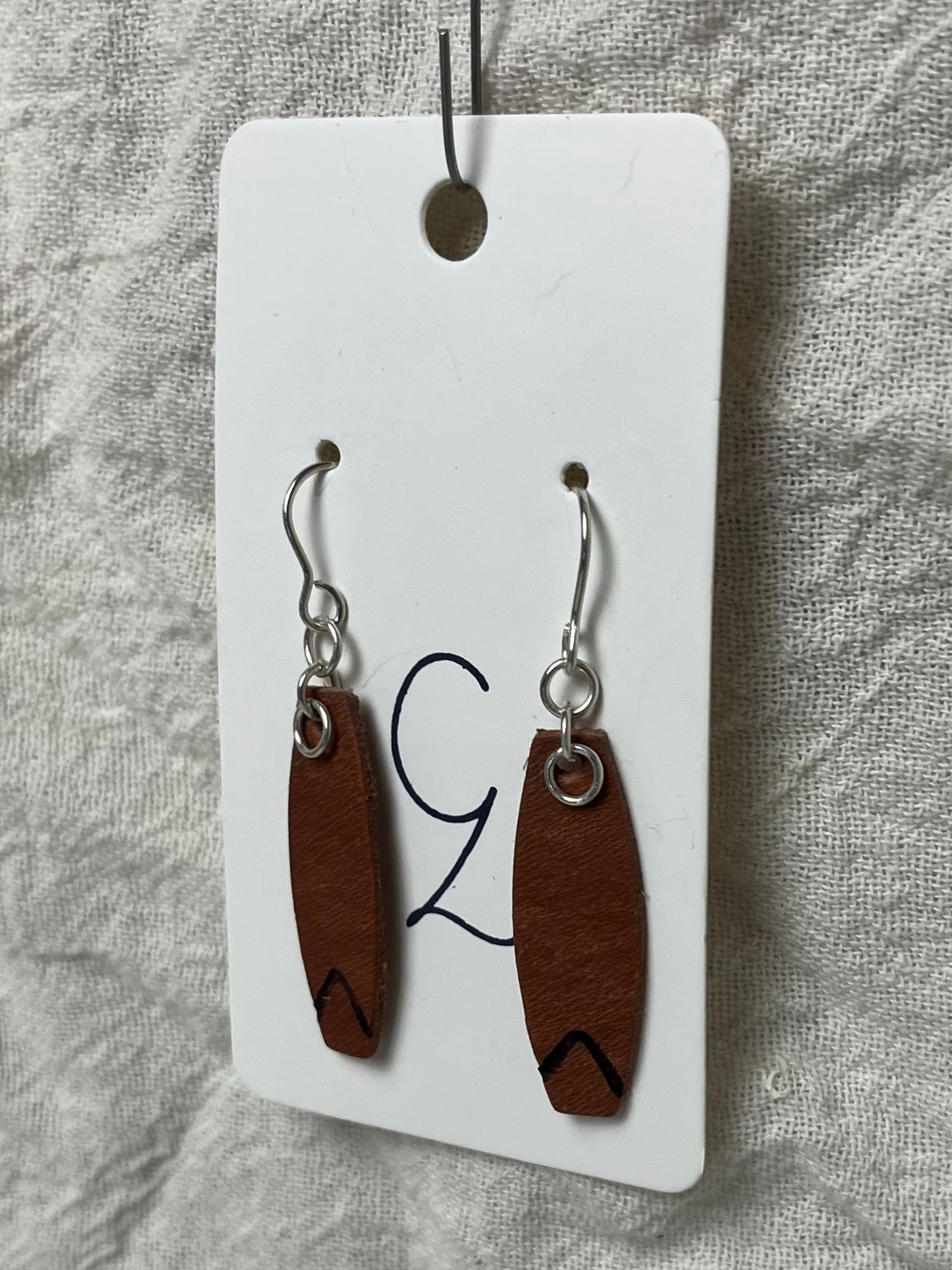 Brown Narrowed bar With burned v