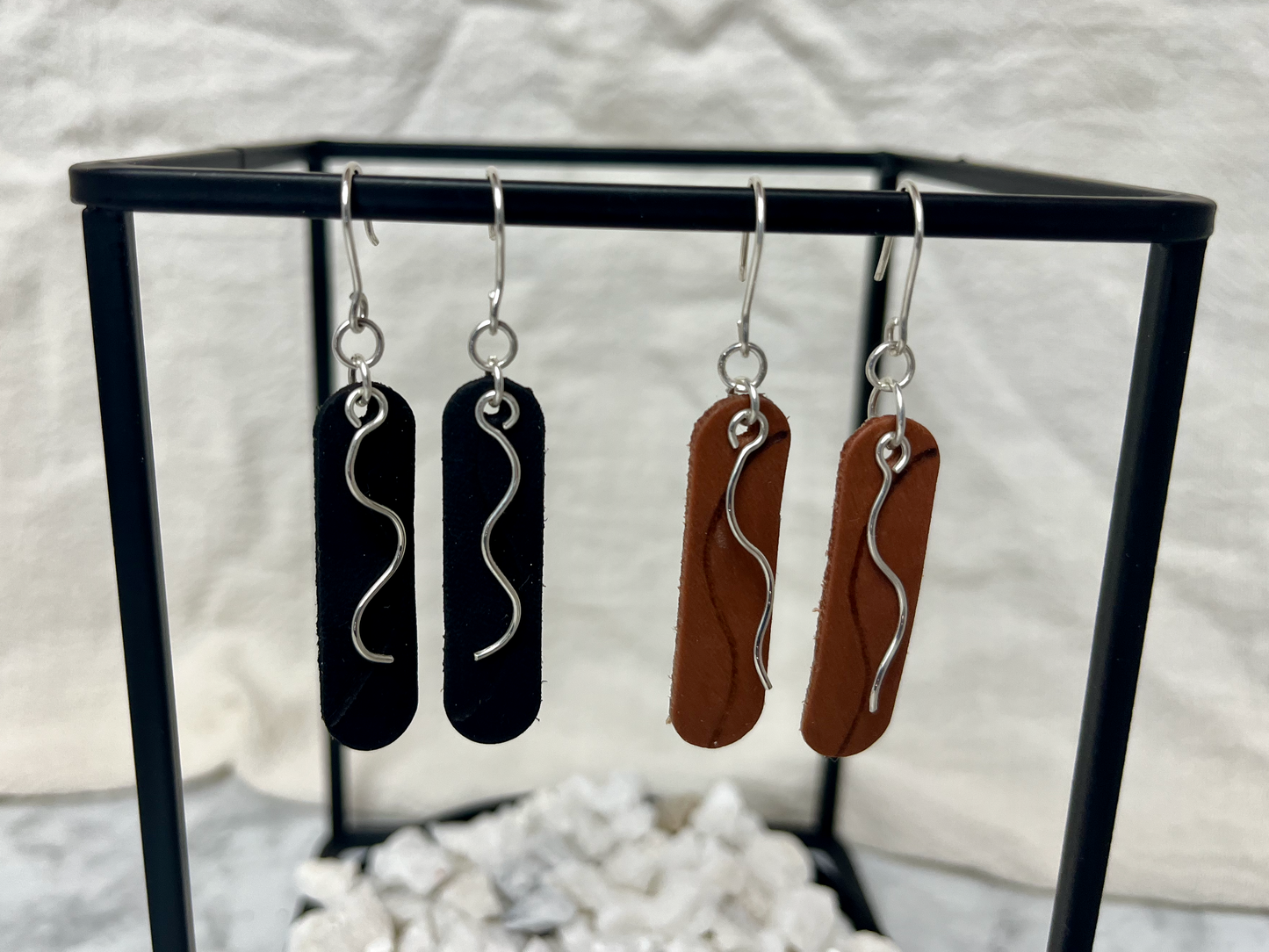 Oval Sway Earrings Brown