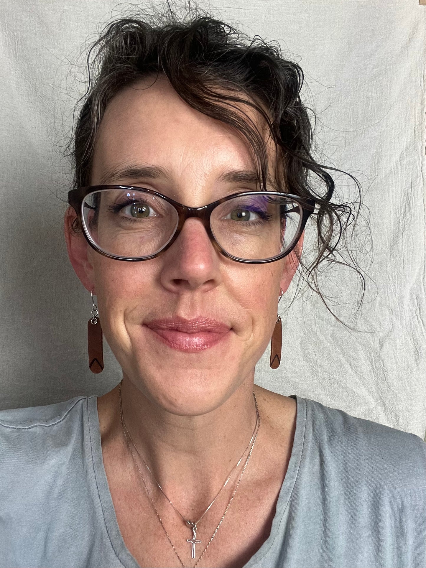 Oval V Burned Dangling Earrings Black