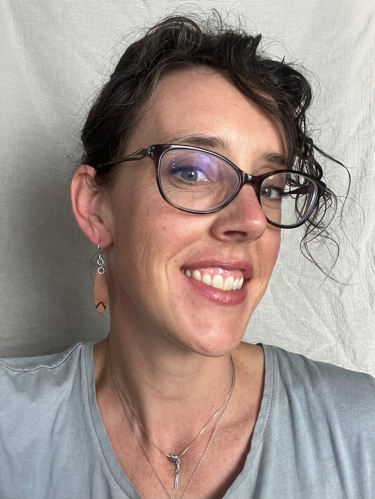 Brown Narrowed bar With burned v