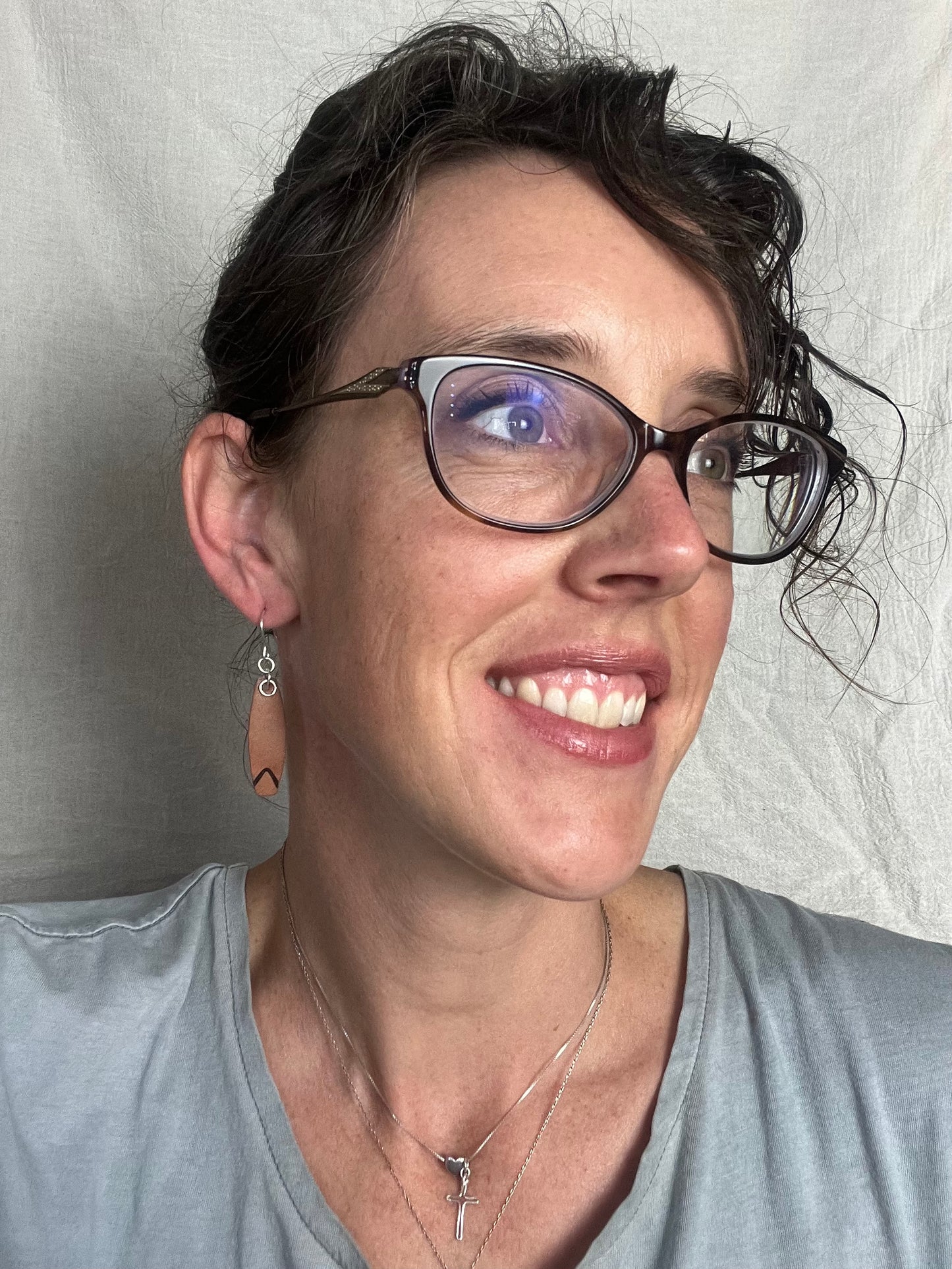 Brown Narrowed bar With burned v