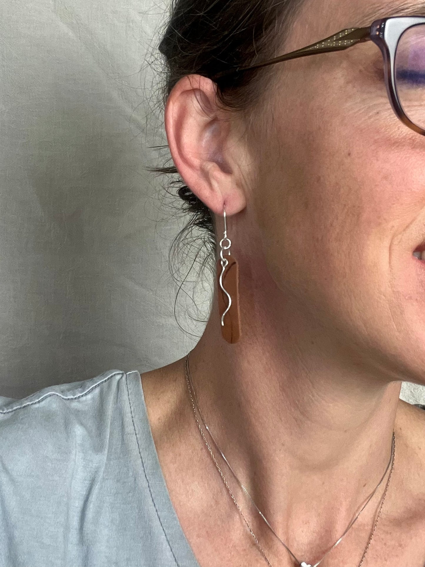 Oval Sway Earrings Brown