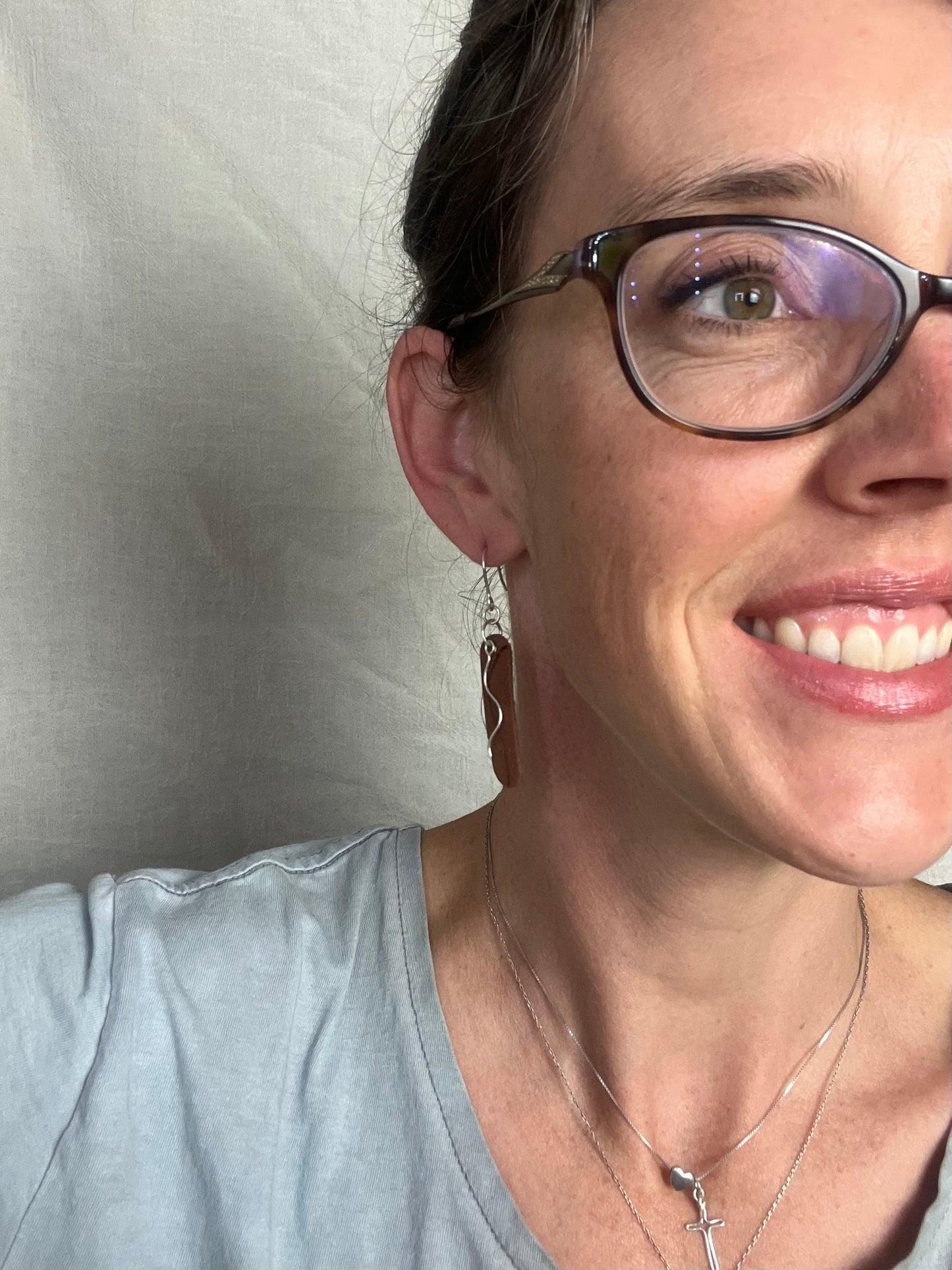 Oval Sway Earrings Brown