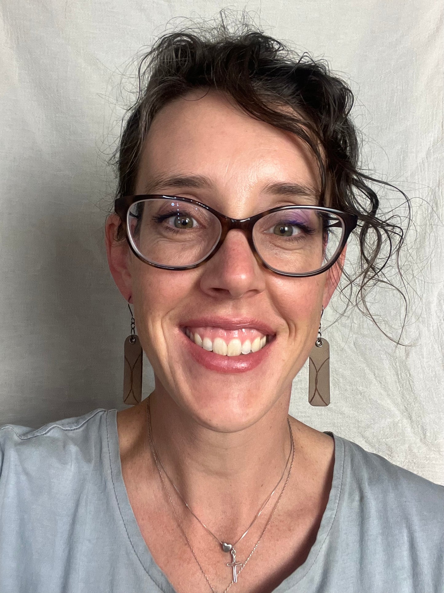 Window Burned Dangling Earrings Brown