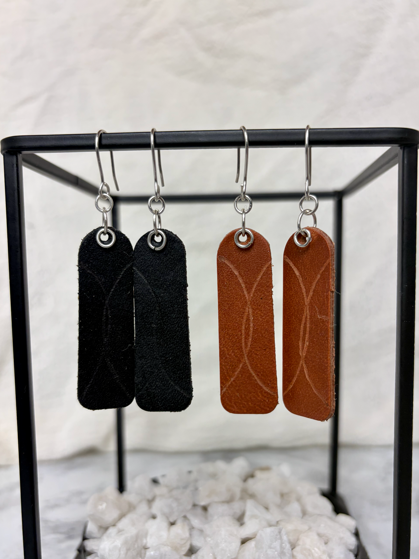 Window Burned Dangling Earrings Brown