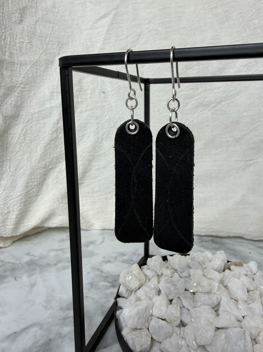 Window Burned Dangling Earrings Black