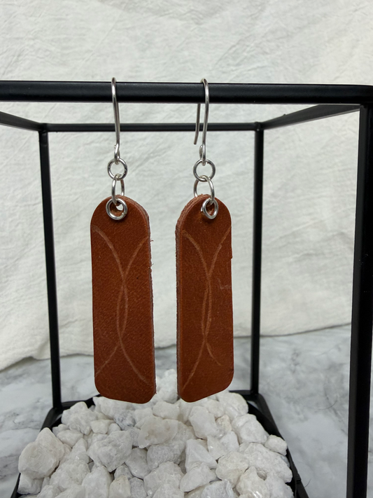 Window Burned Dangling Earrings Brown