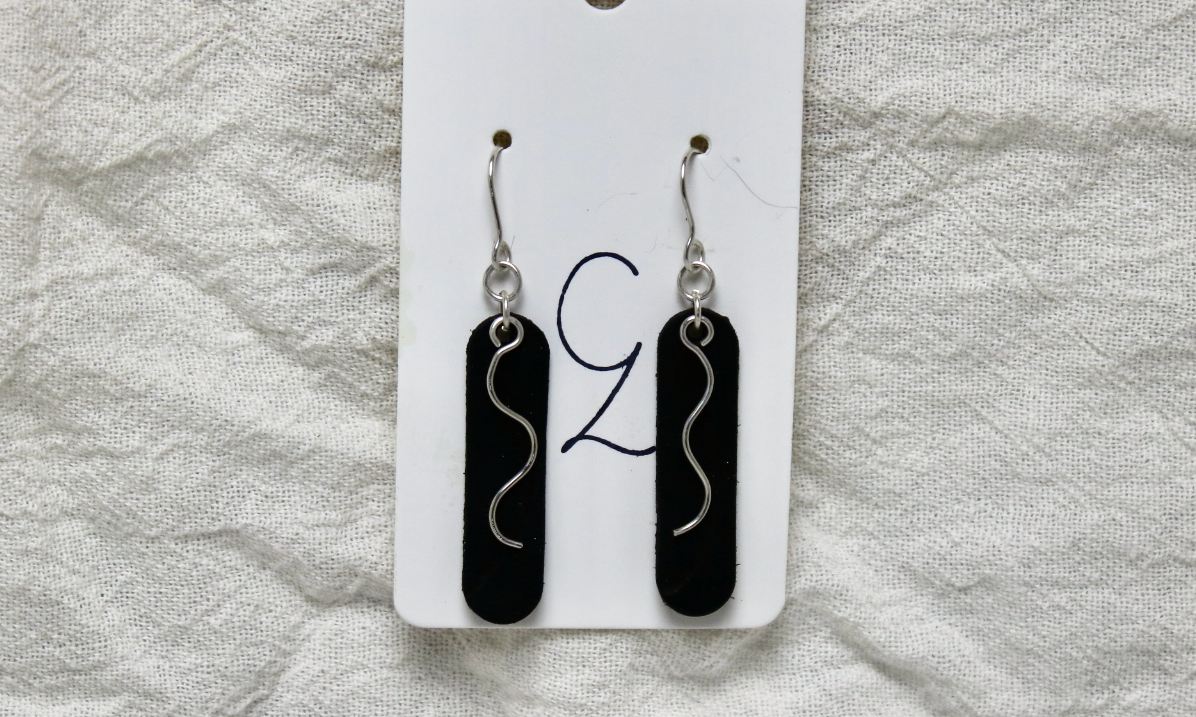 Oval Sway Earrings Black