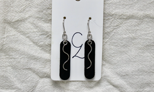 Oval Sway Earrings Black
