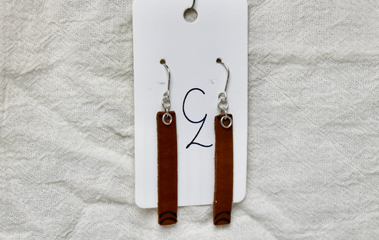 Narrow Bar with Double Arch Burn Dangle Earrings Brown