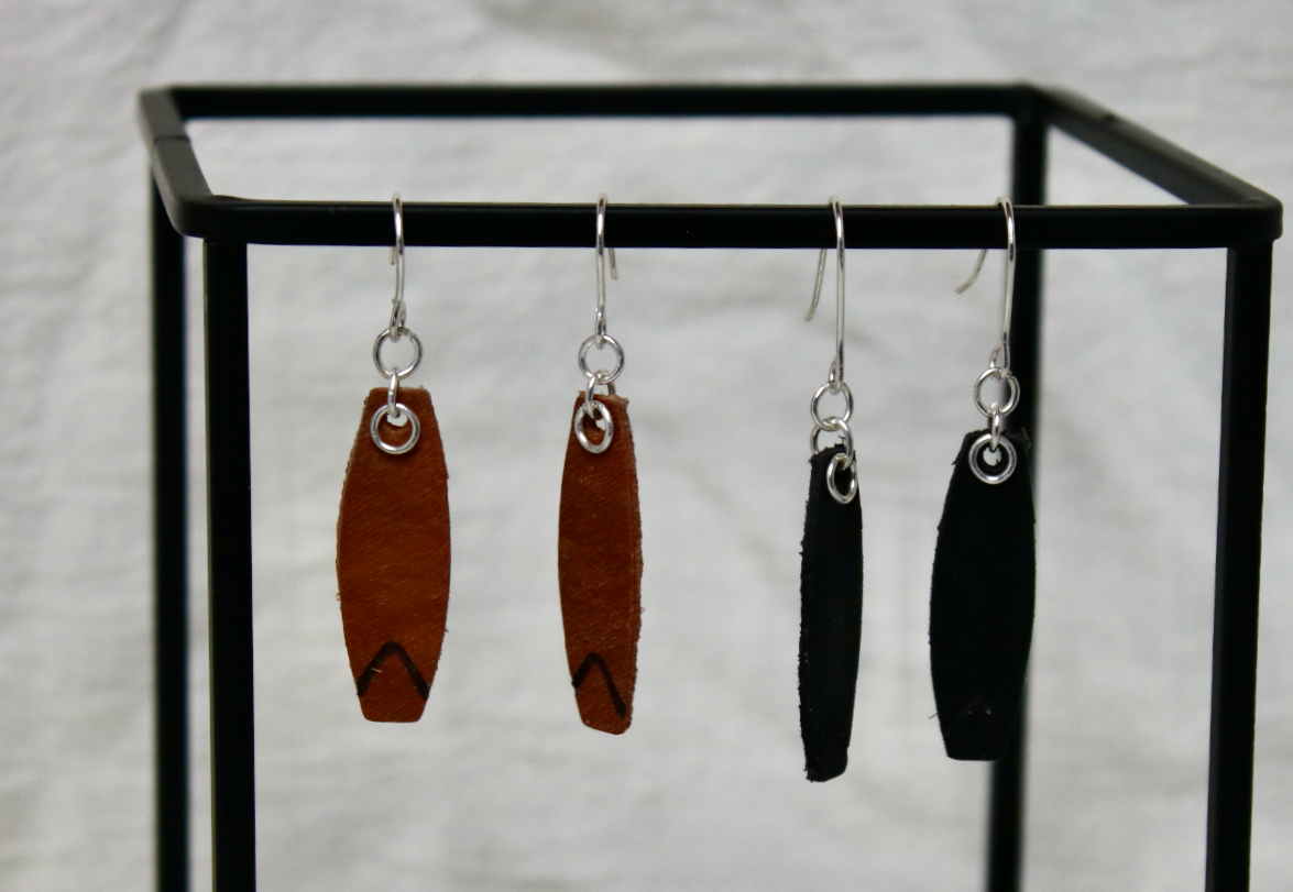 Brown Narrowed bar With burned v