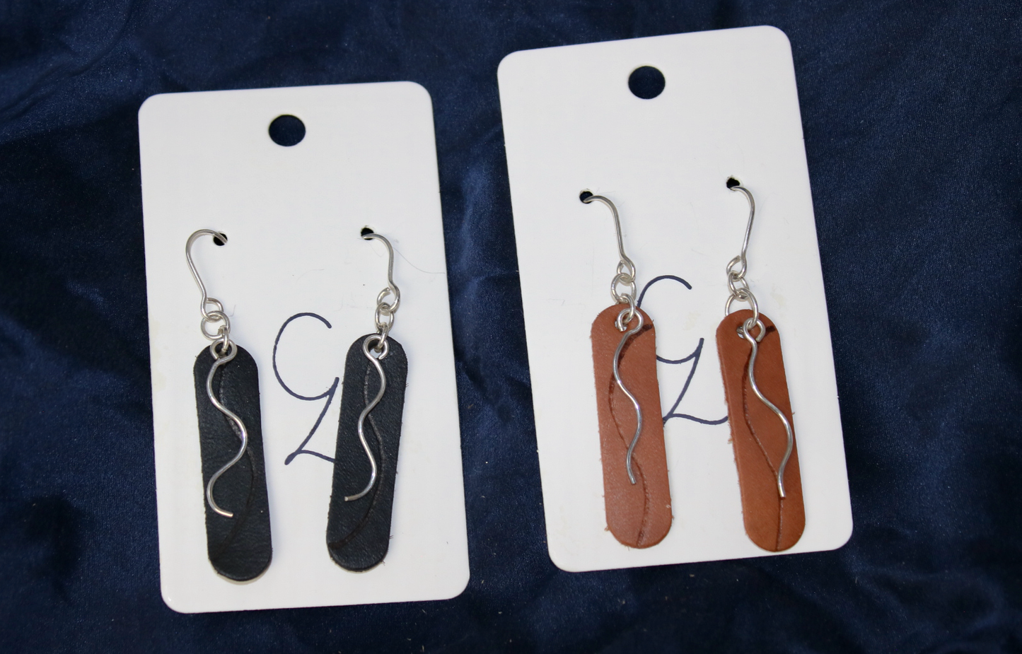 Oval Sway Earrings Black