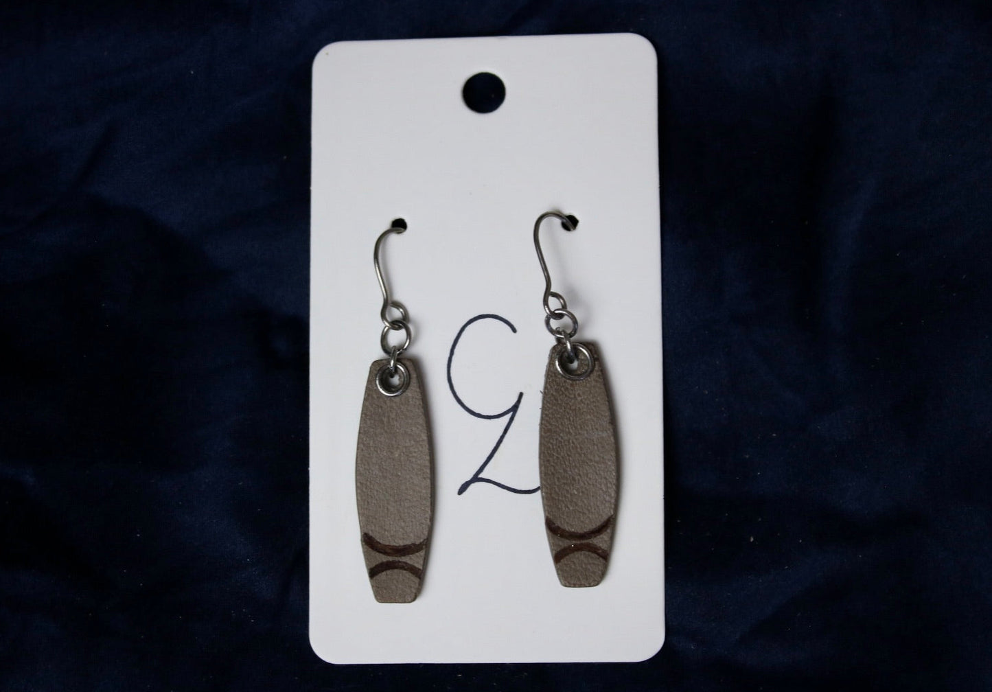 Brown Narrowed bar With burned double arch