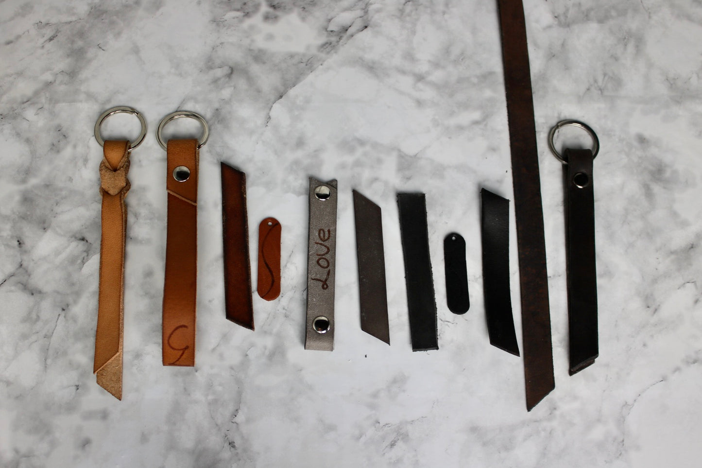 Oval Sway Earrings Black