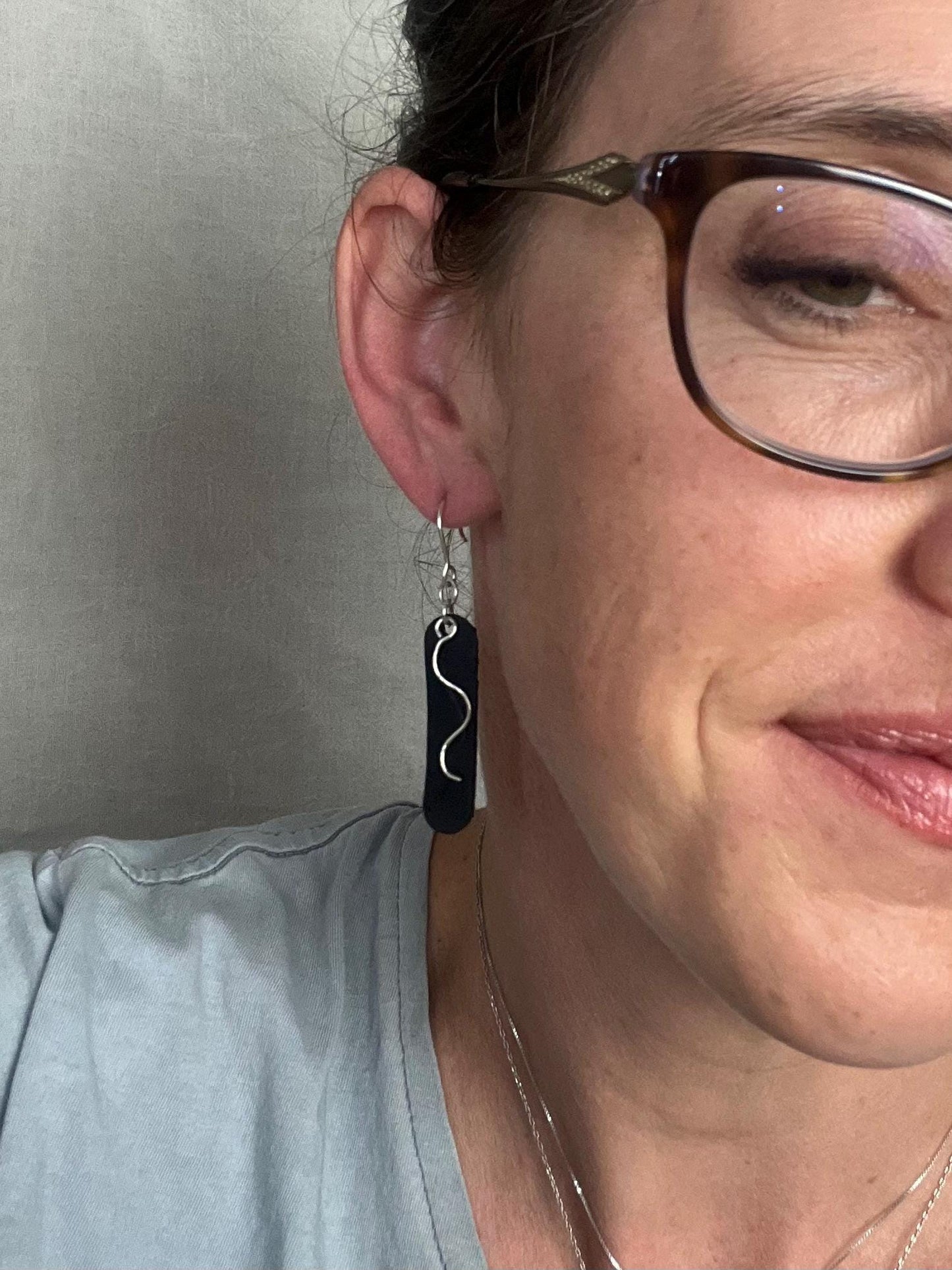 Oval Sway Earrings Black