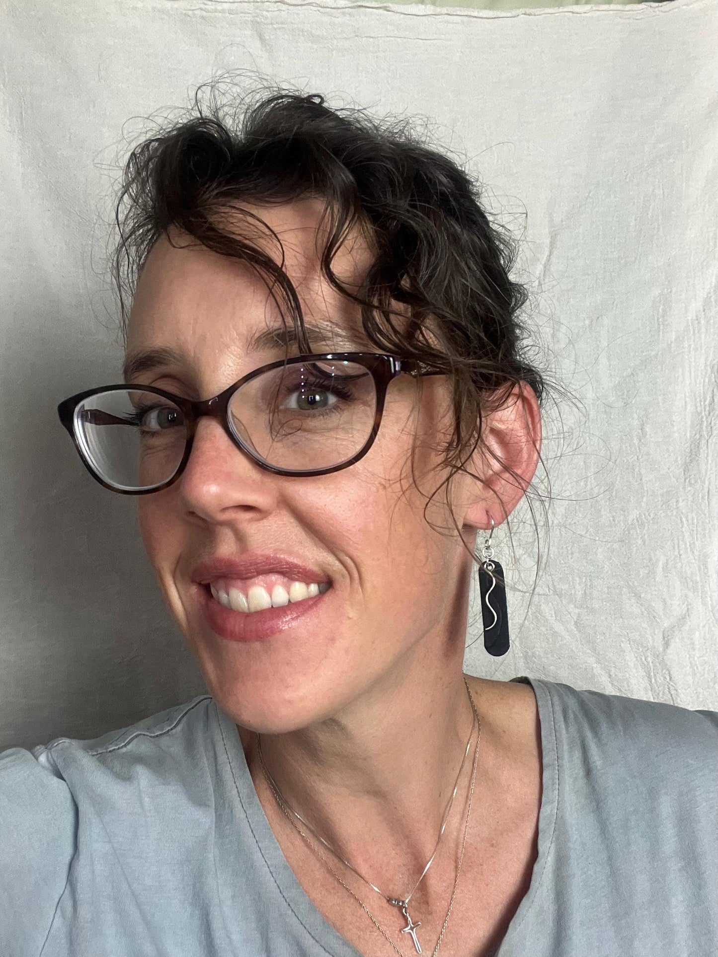 Oval Sway Earrings Brown